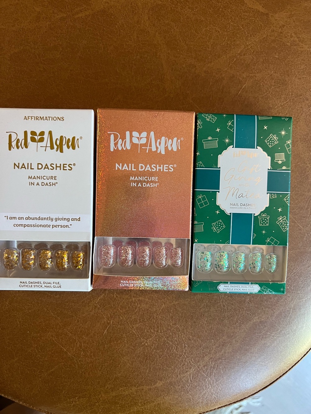 Red Aspen Nail Dashes Trio – Gold, Rose Gold & Green Glitter Press-Ons. NIB.